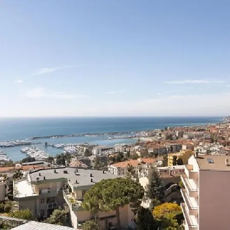 Luxury Attico Con Piscina Collina Fiorita Apartman
