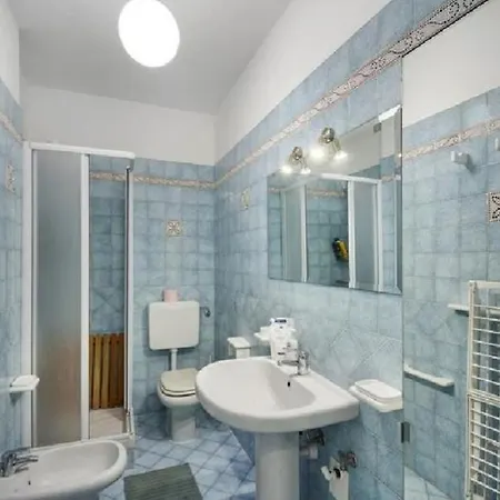 Luxury Attico Con Piscina Collina Fiorita דירה
